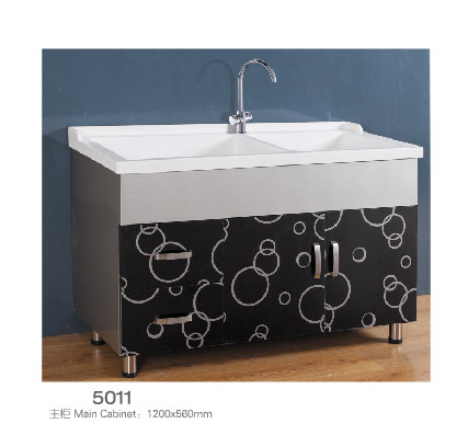 Elegância de aço inoxidável preto e branco do pragmatismo dos armários de parede do banheiro