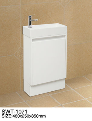 Posição cerâmica do assoalho da bacia das grandes vaidade do banheiro de Premade da cozinha do banheiro